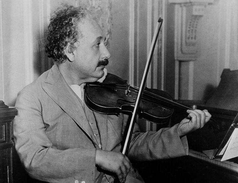 Einstein, Perrone